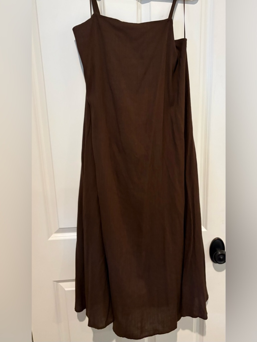 Women’s Brown Linen - Elegant Spaghetti Strap Maxi Dress. NWT size Medium